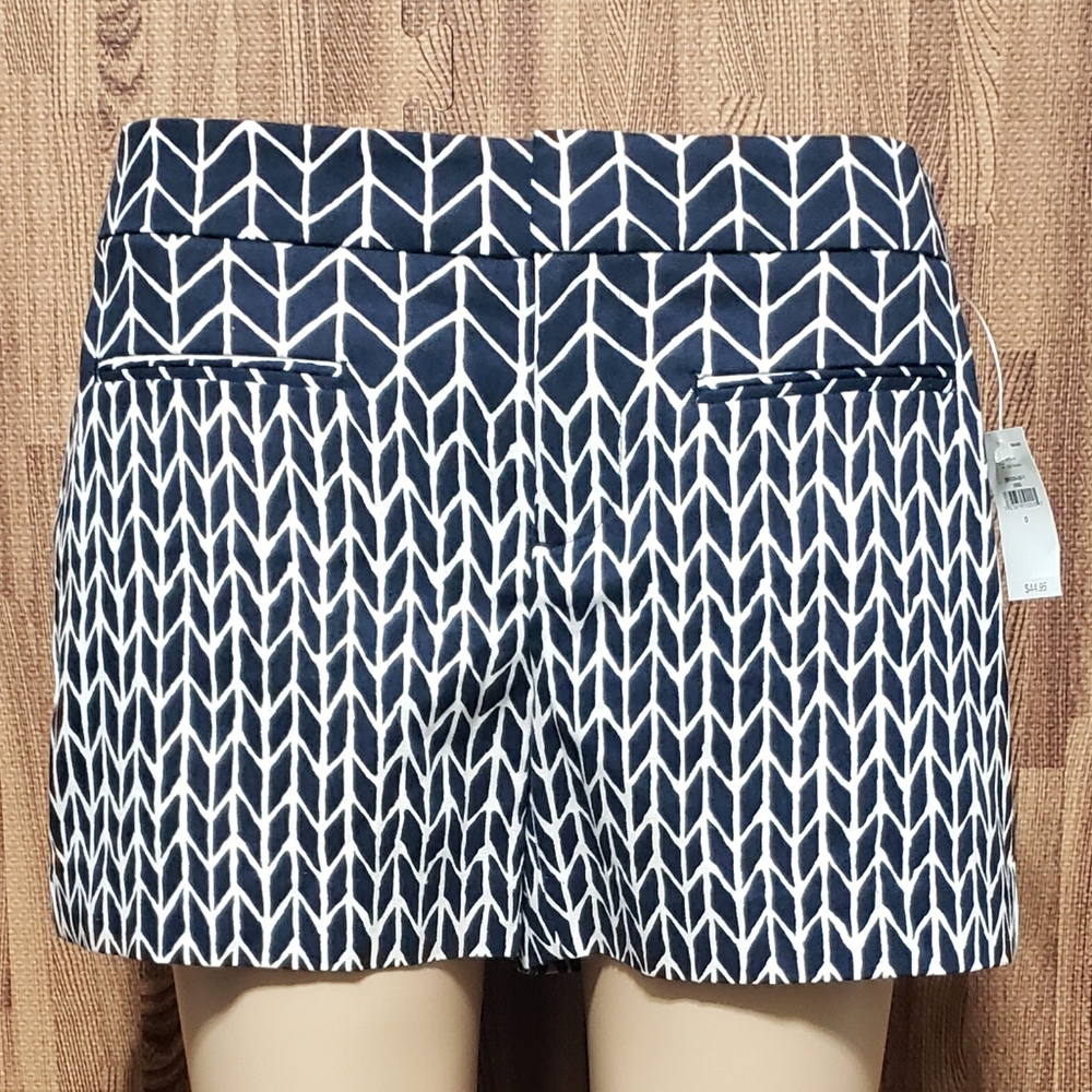 NWTGap Sz 0 Clean Front Shorts - Picture 3 of 13